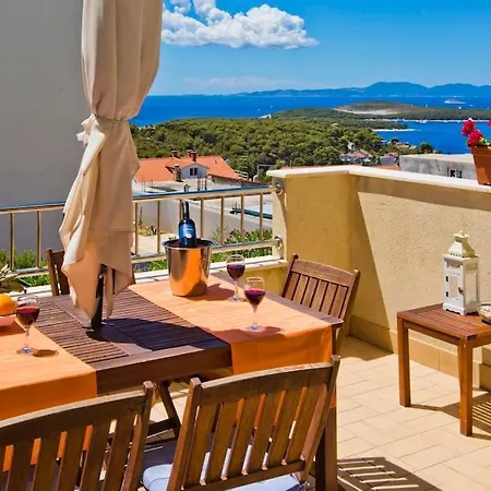 Amazing Sea View 6 P * Hvar Town